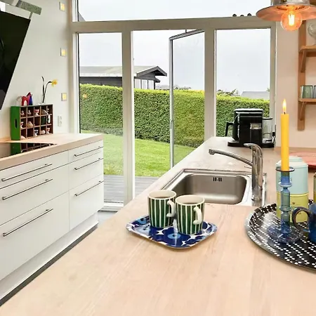 Prázdninový dům With Sea View In Hejlsminde