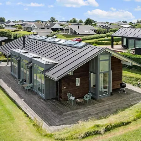 Prázdninový dům With Sea View In Hejlsminde